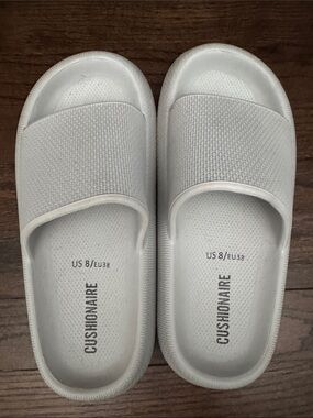 Cushionaire White Women's Slide Sandals - US 8